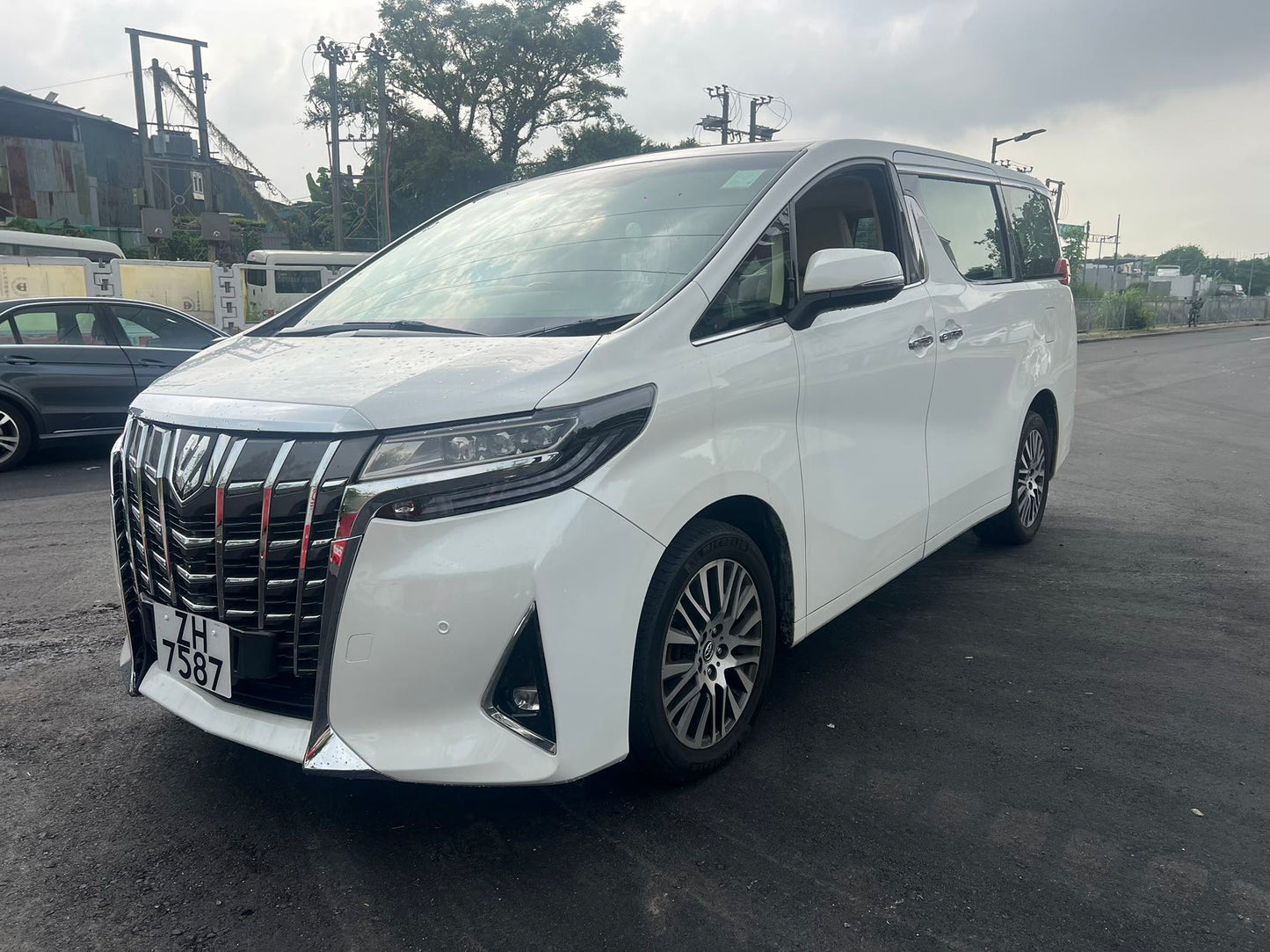 ALPHARD (Y'2016 O'1 KM'86,399 WHITE AT)