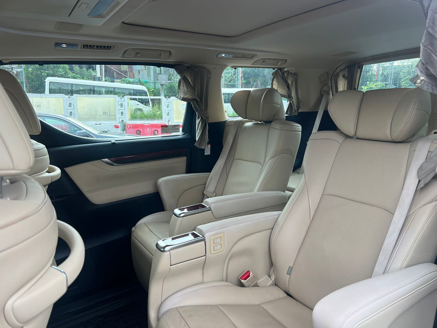 ALPHARD (Y'2016 O'1 KM'86,399 WHITE AT)