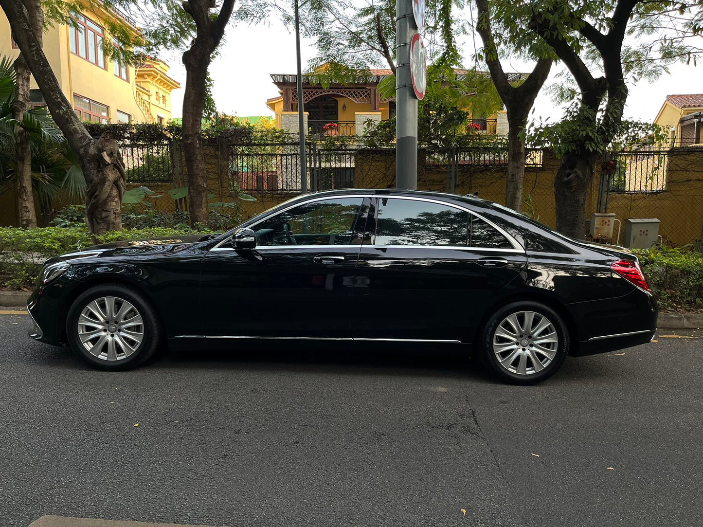 S320 (Y'2016 O'1 KM'30,000 BLACK AT)