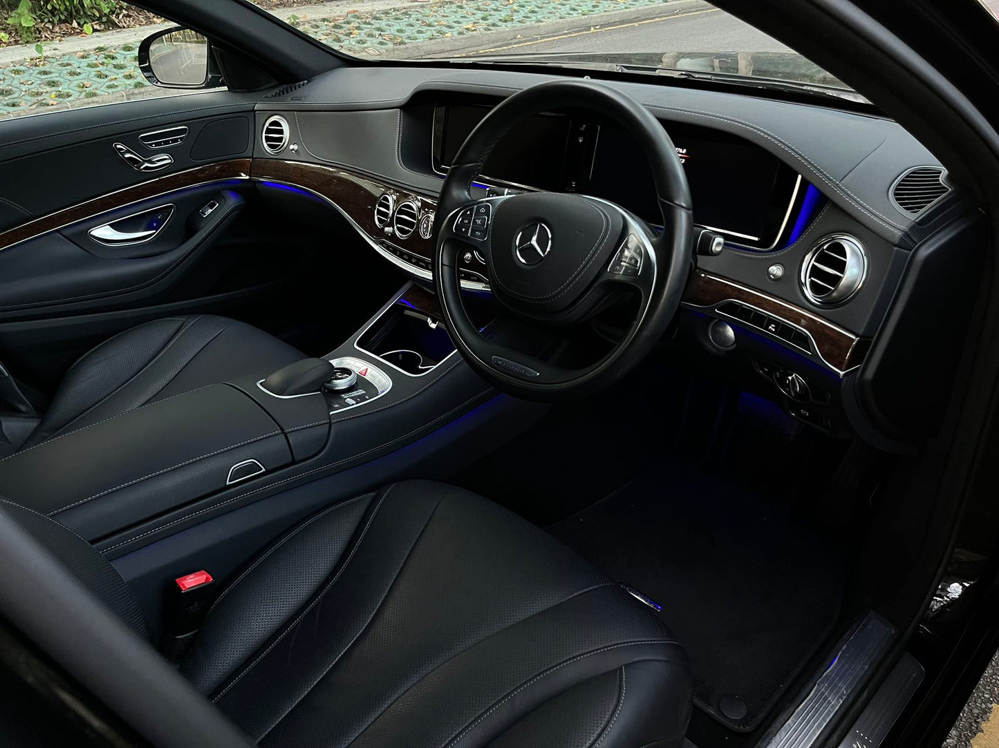 S320 (Y'2016 O'1 KM'30,000 BLACK AT)