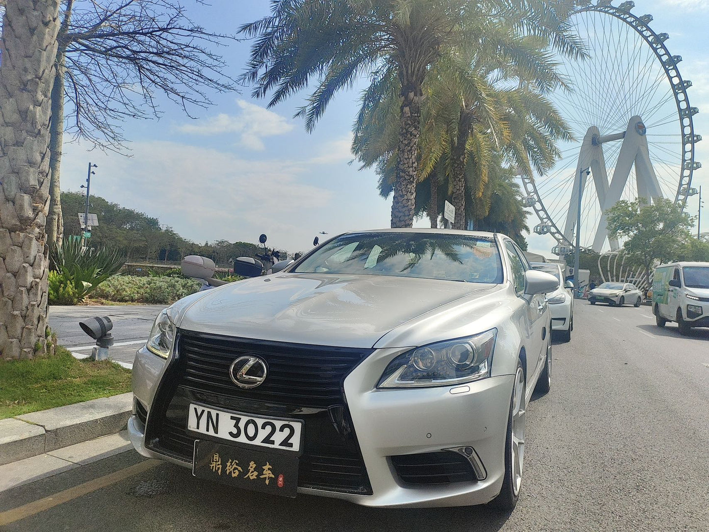 LS460 (Y'2014 O'1 KM'100,000 SILVER AT)