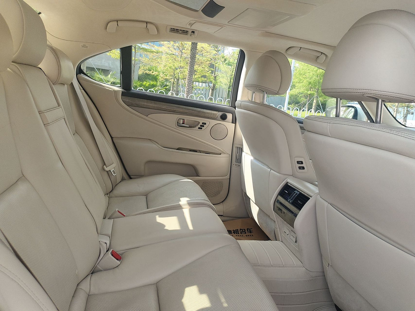 LS460 (Y'2014 O'1 KM'100,000 SILVER AT)