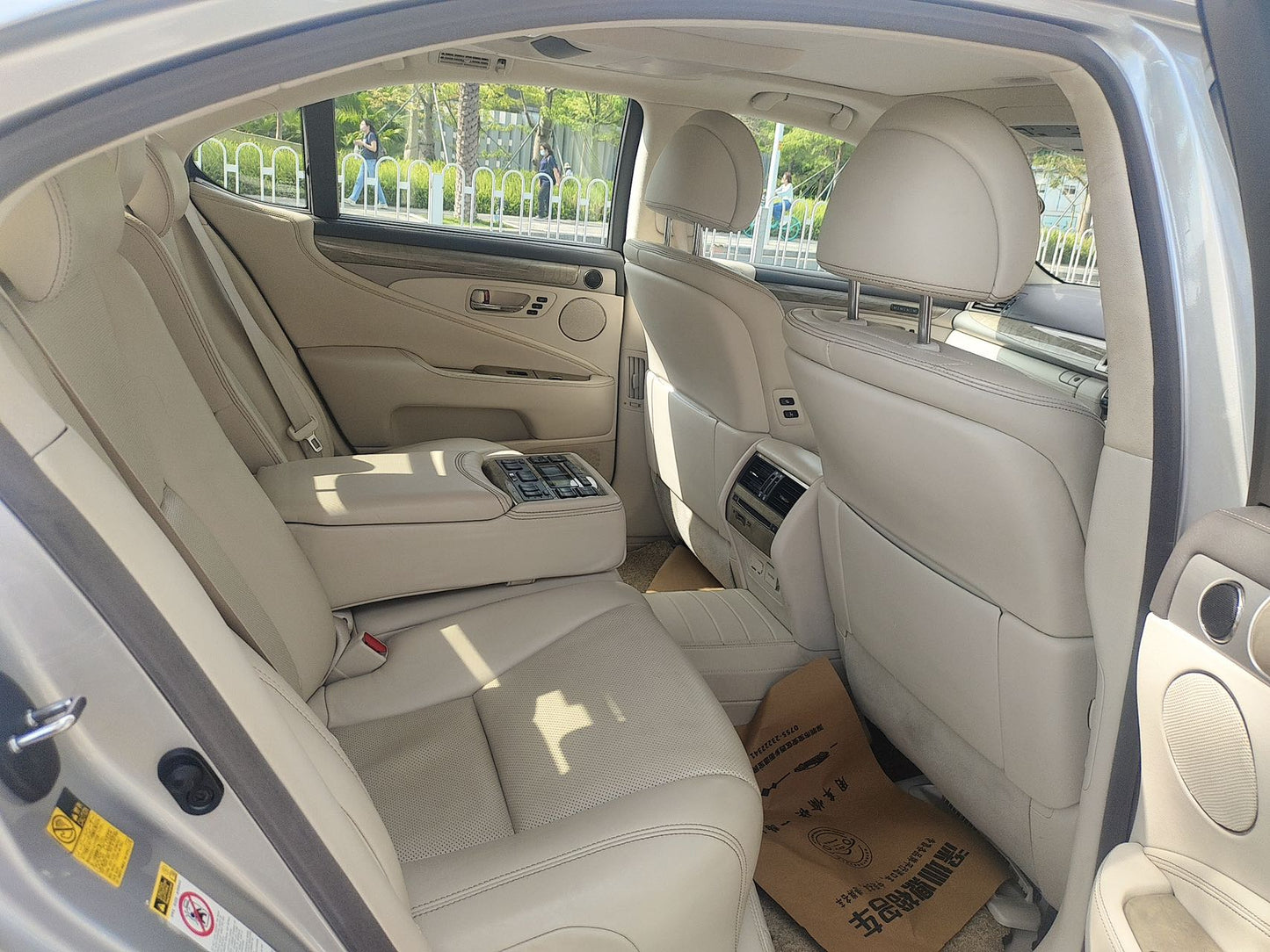 LS460 (Y'2014 O'1 KM'100,000 SILVER AT)