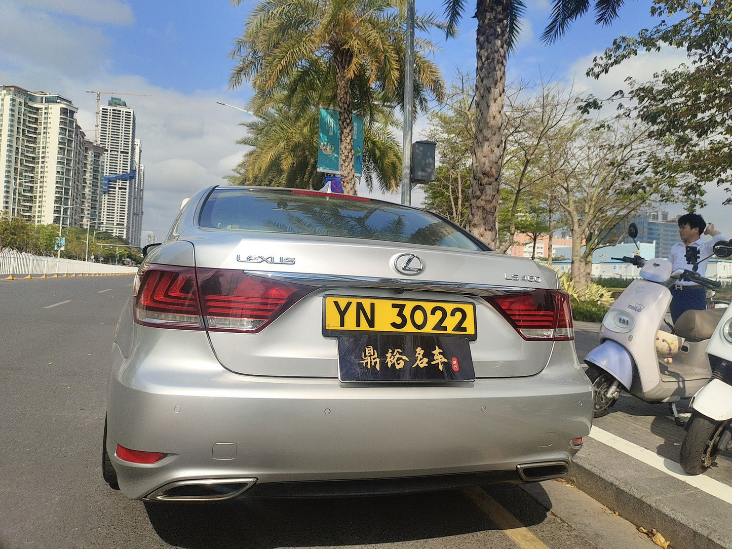 LS460 (Y'2014 O'1 KM'100,000 SILVER AT)