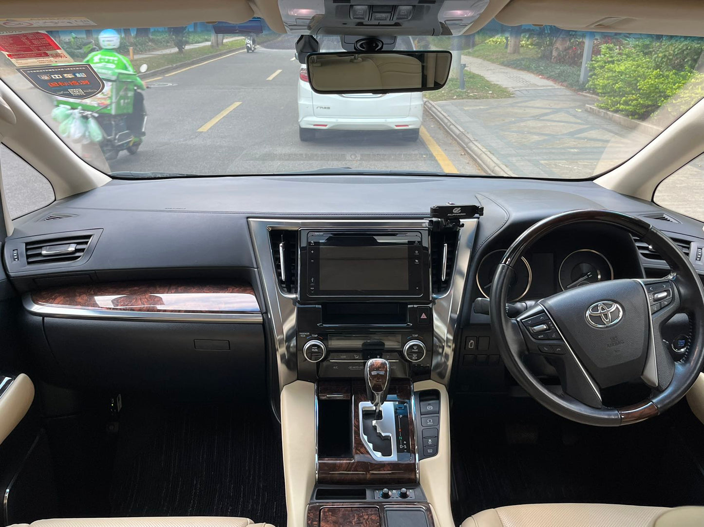 ALPHARD (Y'2020 O'1 KM'60,000 BLACK AT)