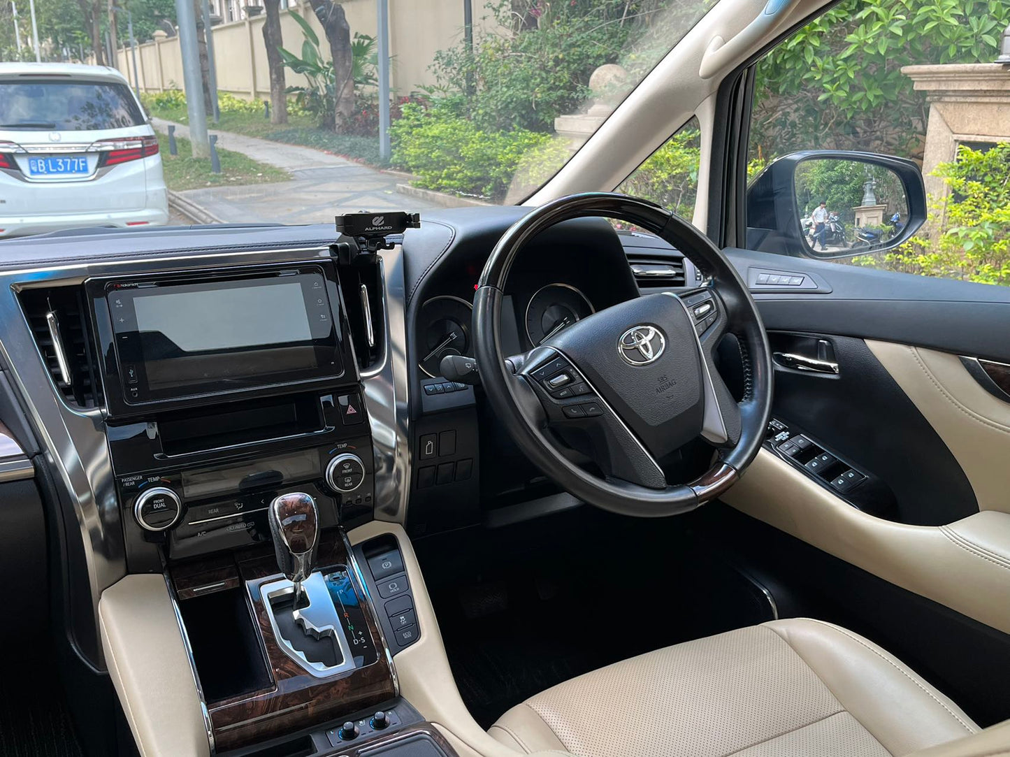 ALPHARD (Y'2020 O'1 KM'60,000 BLACK AT)