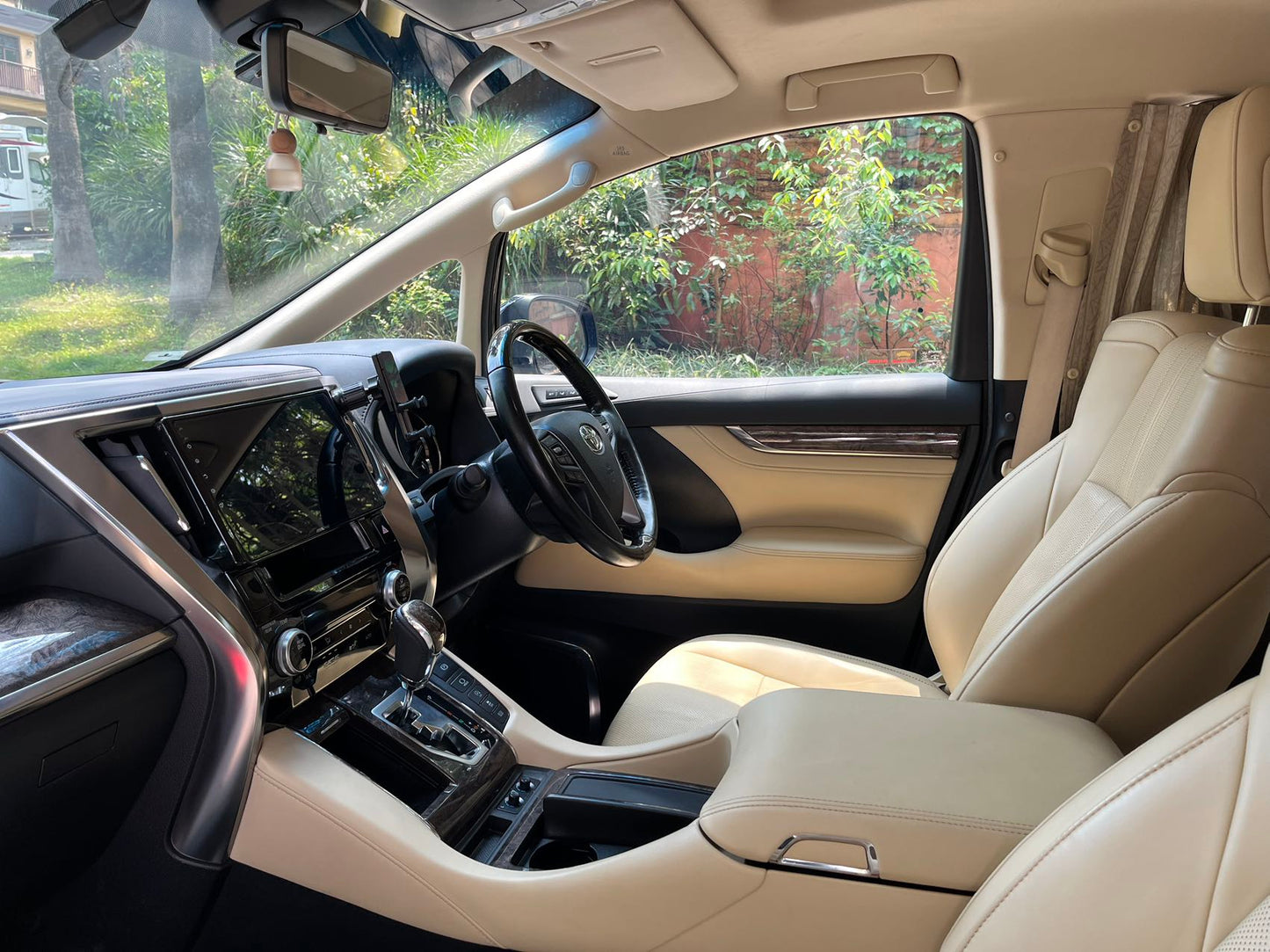 ALPHARD (Y'2019 O'1 KM'70,000 BLACK AT)