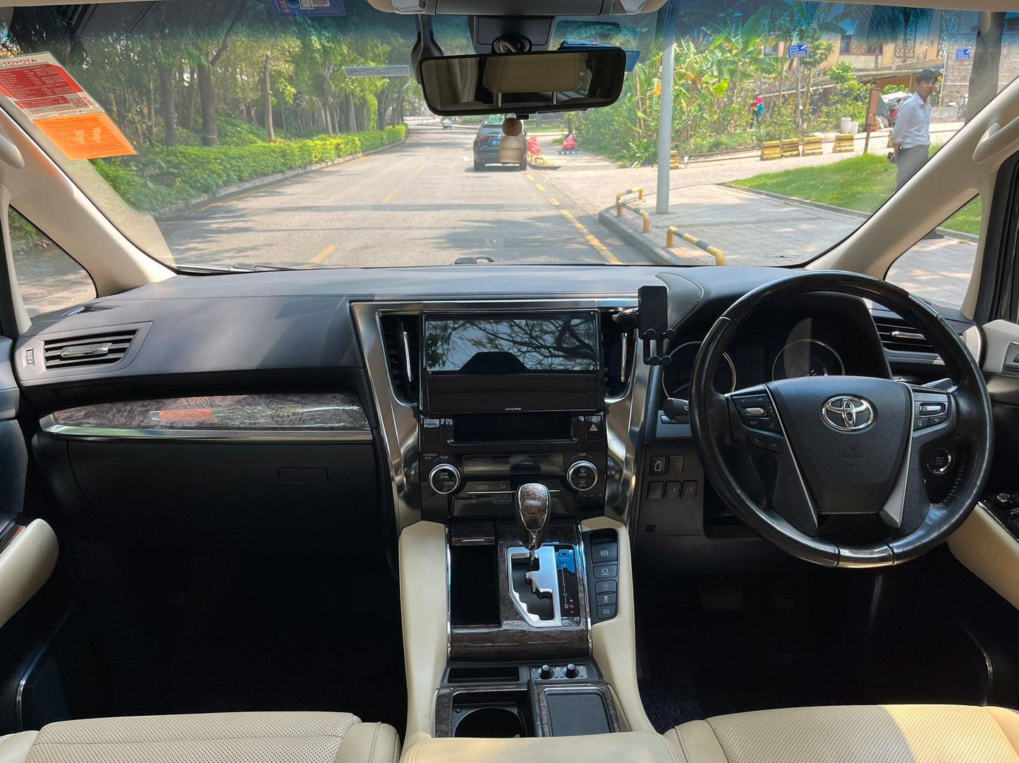 ALPHARD (Y'2019 O'1 KM'70,000 BLACK AT)