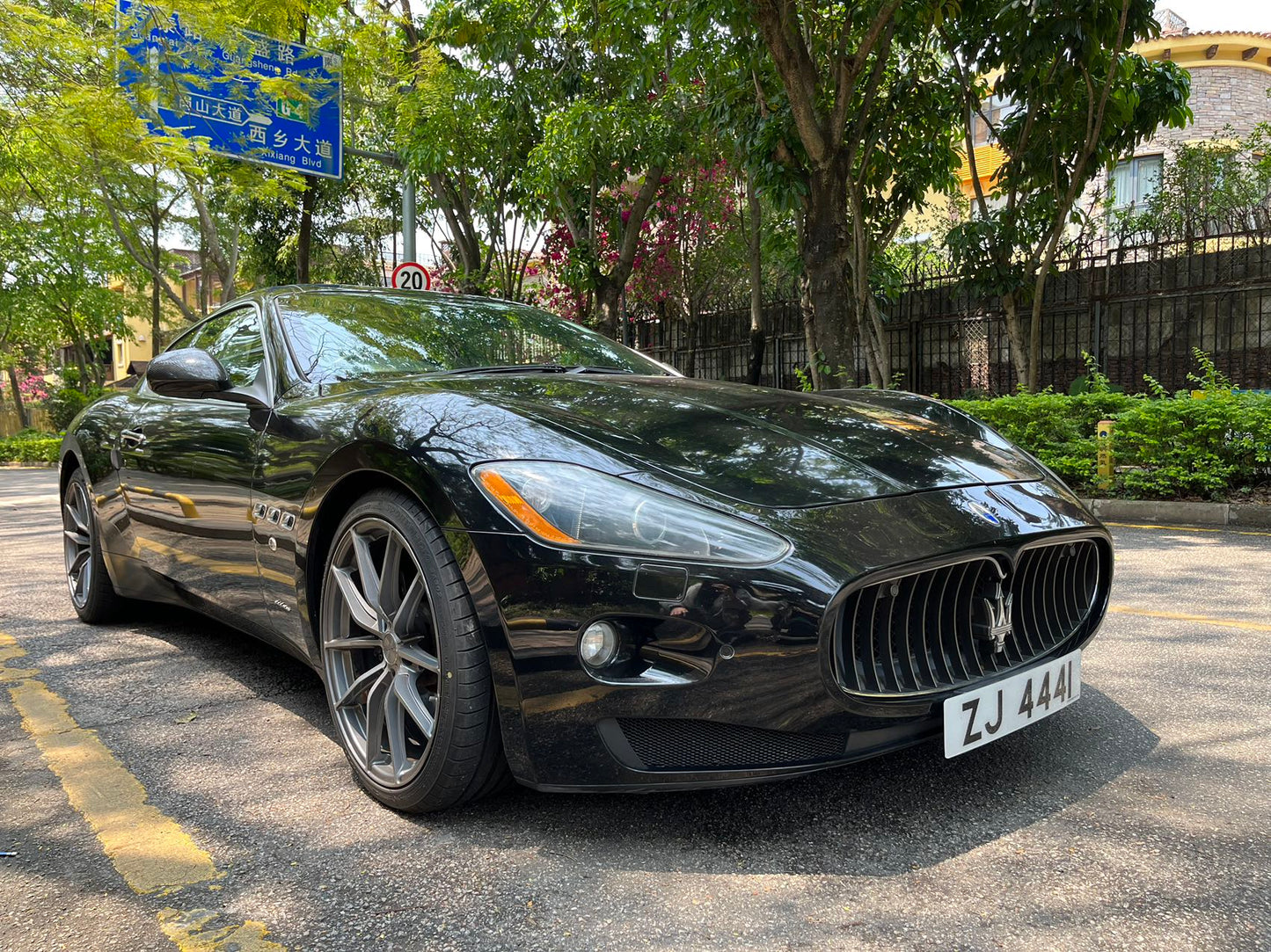 GRANTURISMO (Y'2011 O'1 KM'40,000 BLACK AT)