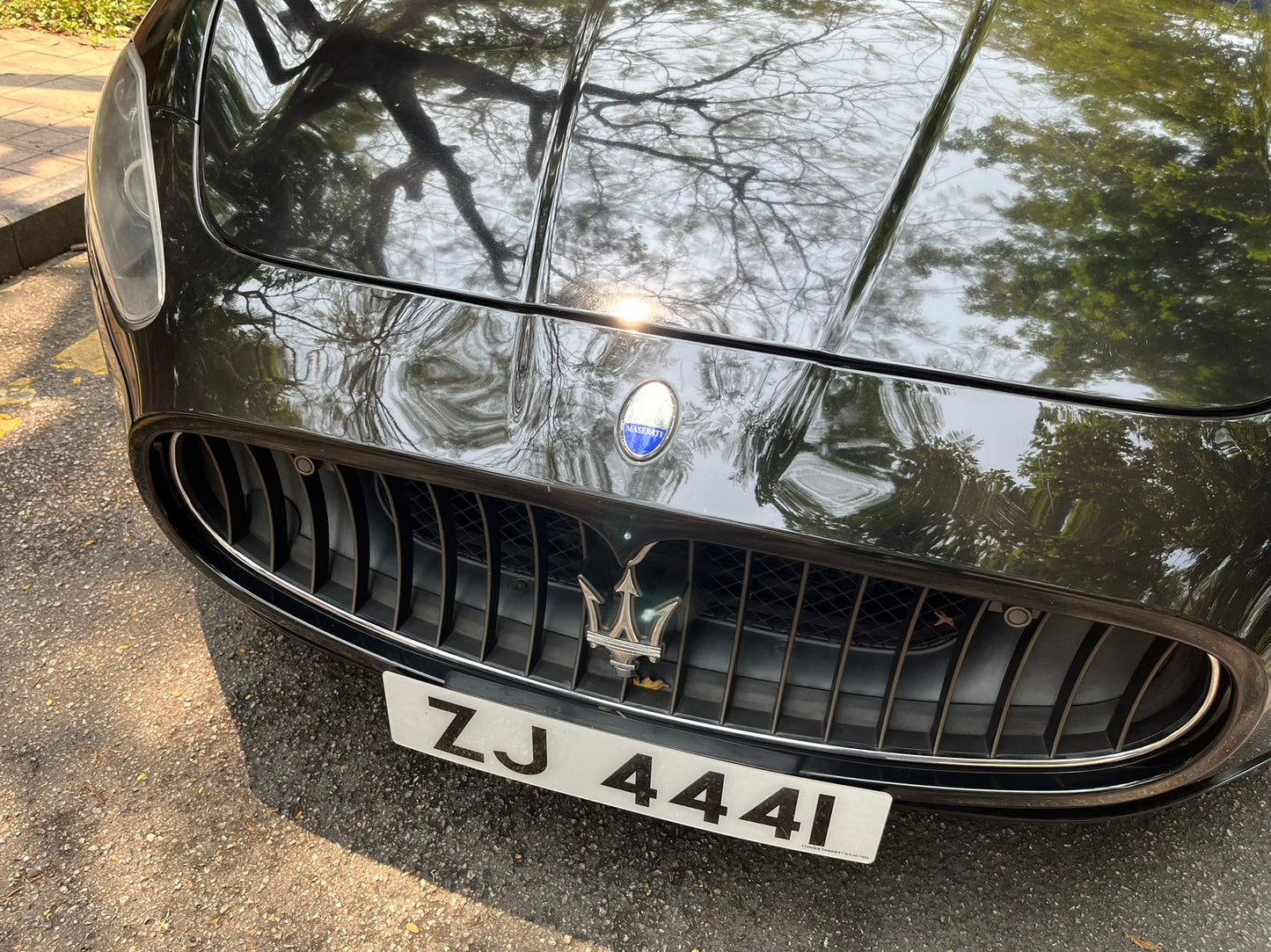GRANTURISMO (Y'2011 O'1 KM'40,000 BLACK AT)
