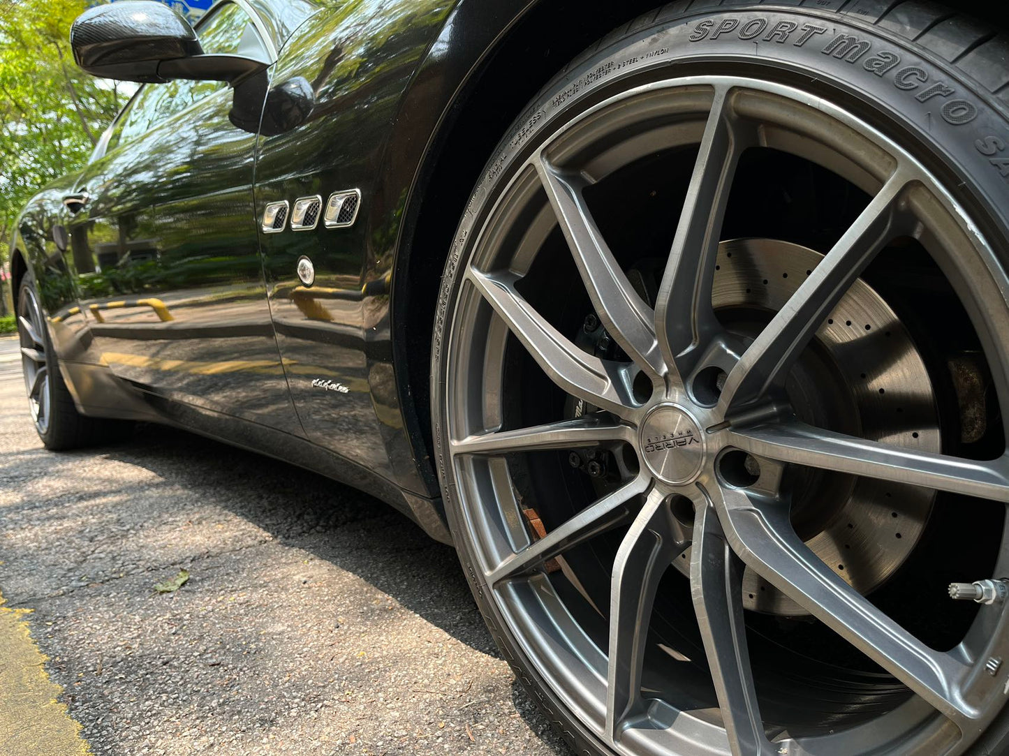 GRANTURISMO (Y'2011 O'1 KM'40,000 BLACK AT)