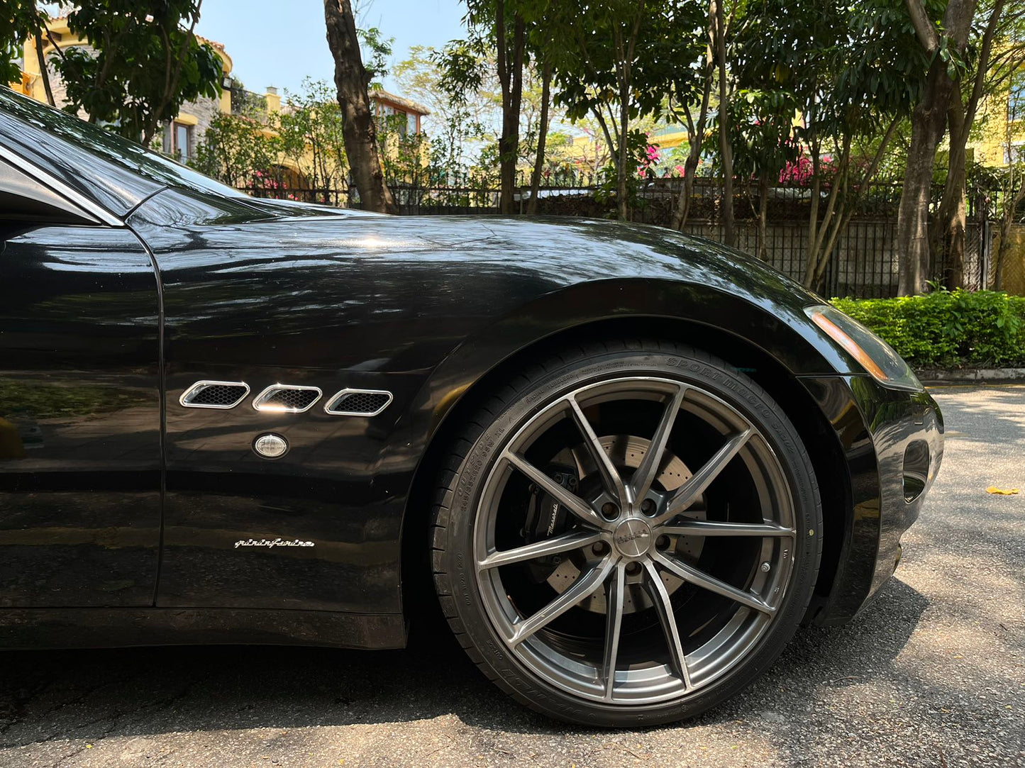 GRANTURISMO (Y'2011 O'1 KM'40,000 BLACK AT)