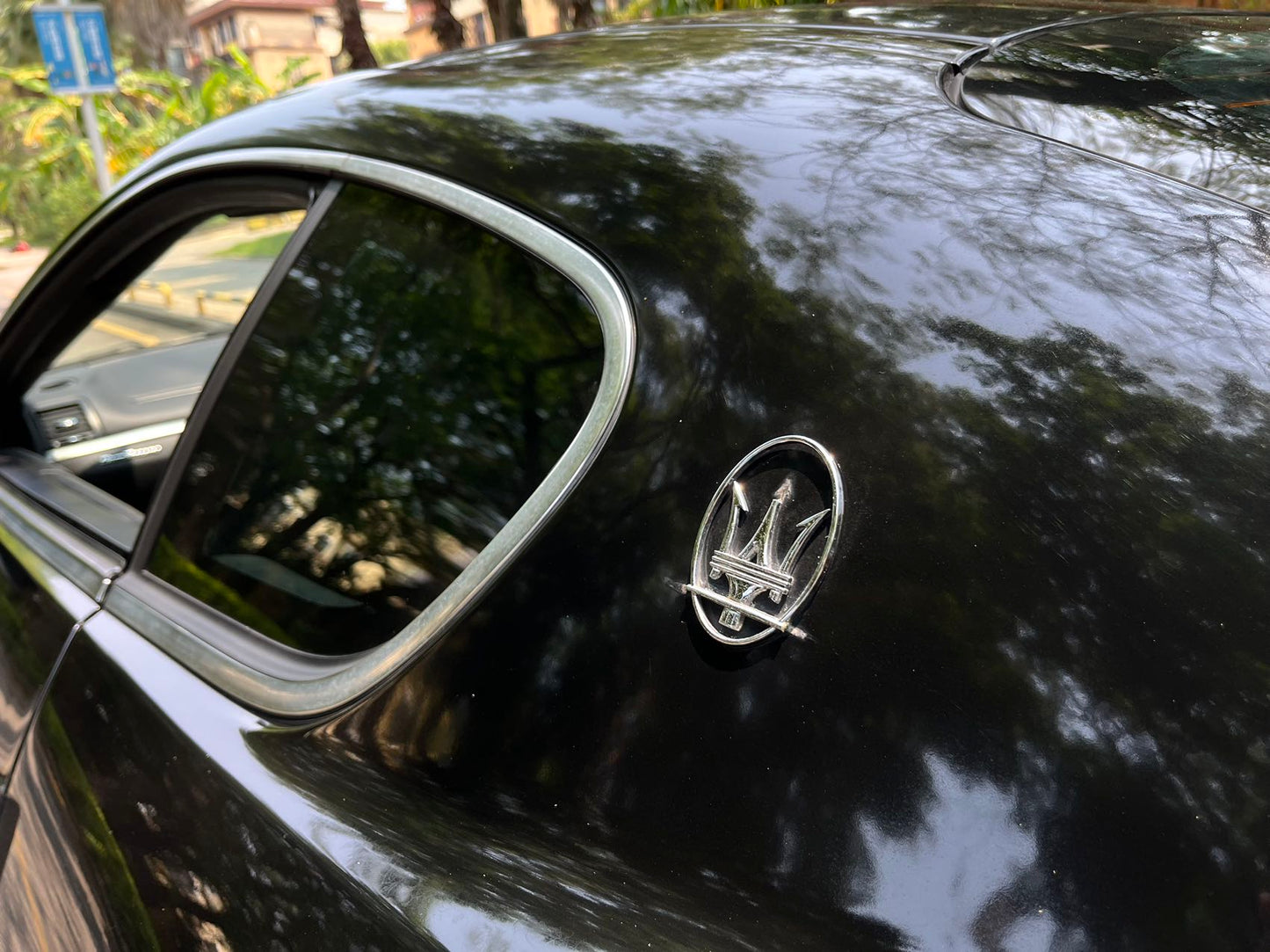 GRANTURISMO (Y'2011 O'1 KM'40,000 BLACK AT)