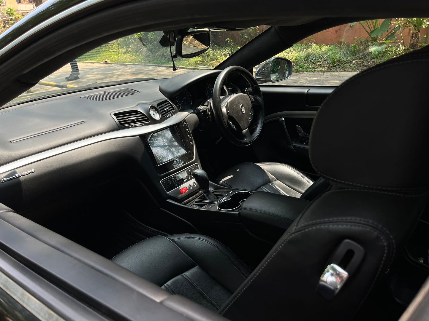 GRANTURISMO (Y'2011 O'1 KM'40,000 BLACK AT)