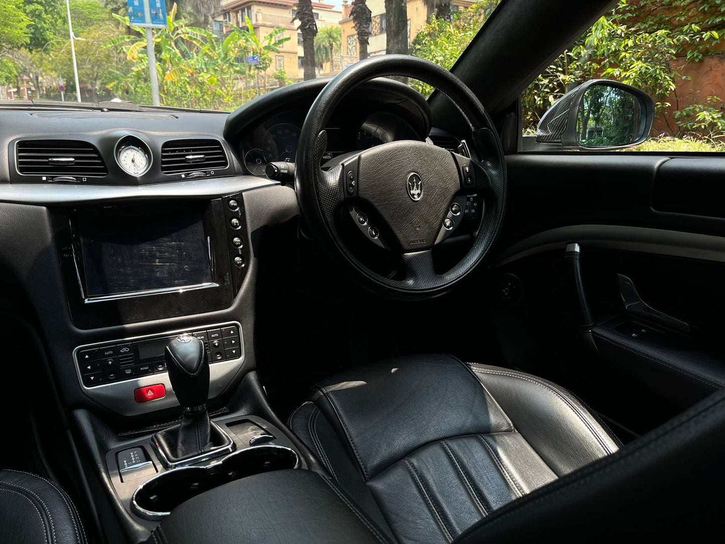 GRANTURISMO (Y'2011 O'1 KM'40,000 BLACK AT)