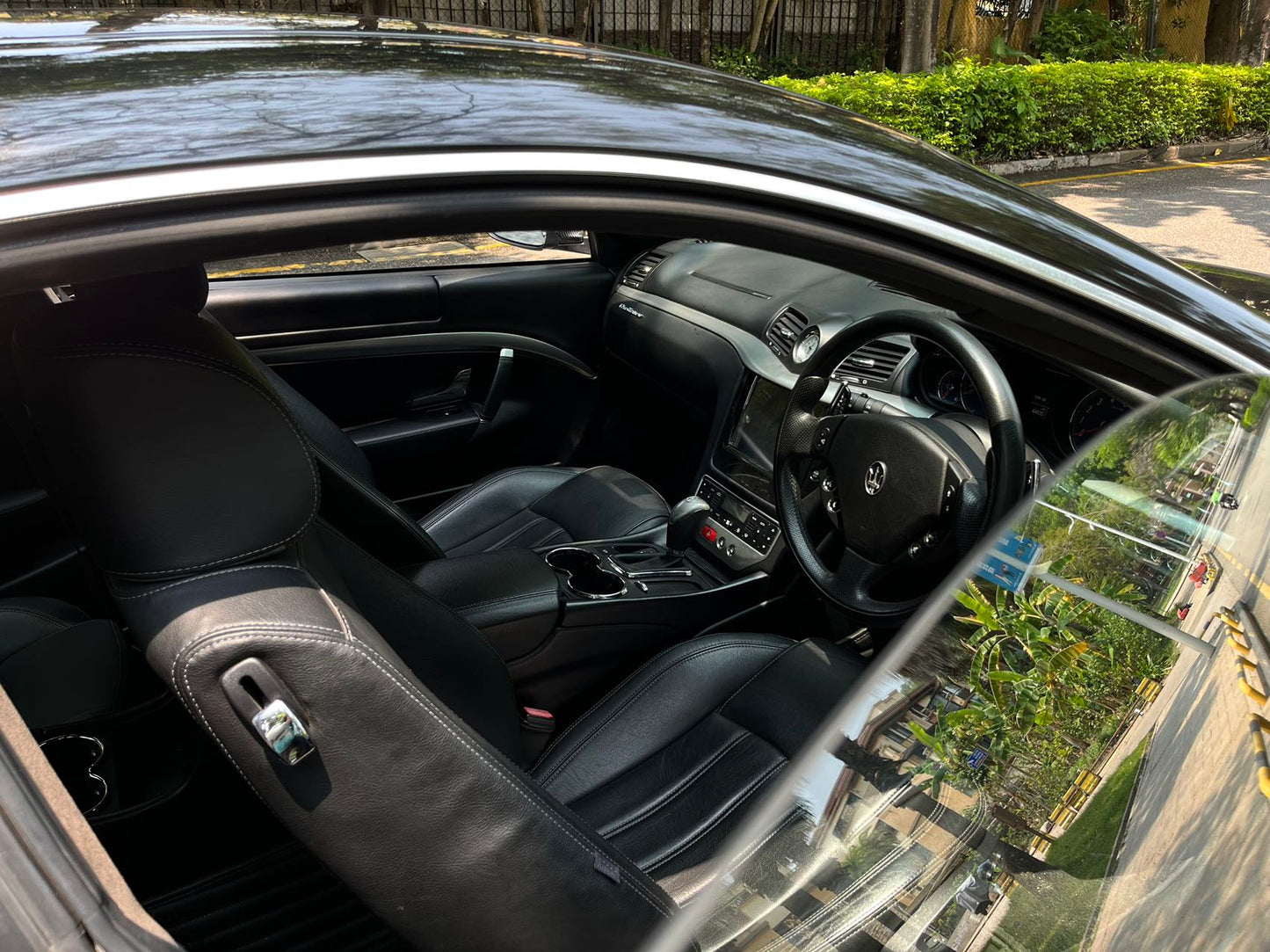 GRANTURISMO (Y'2011 O'1 KM'40,000 BLACK AT)