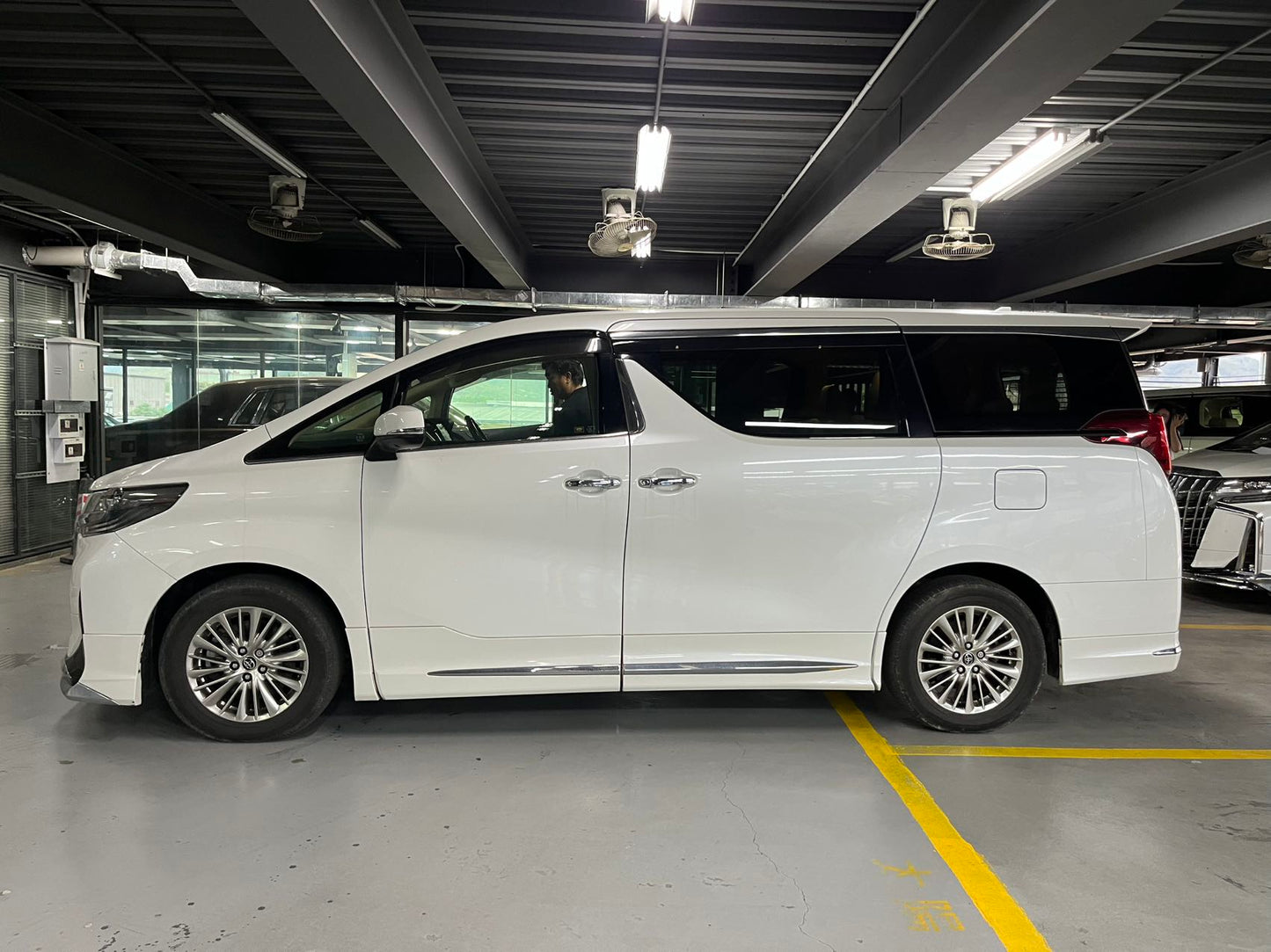 ALPHARD (Y'2018 O'1 KM'56,000 WHITE AT)