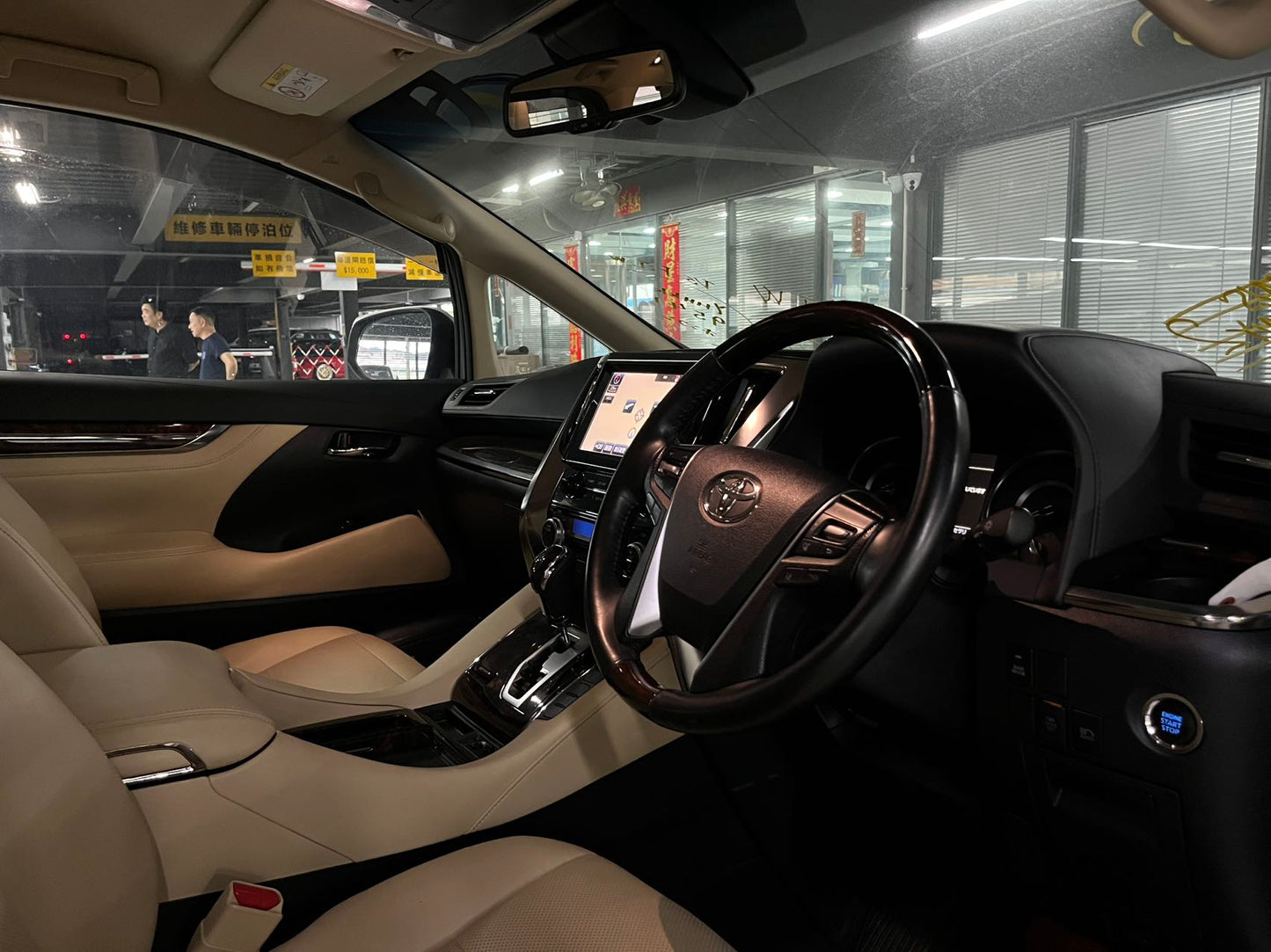 ALPHARD (Y'2018 O'1 KM'56,000 WHITE AT)
