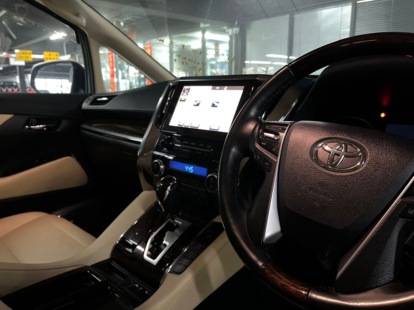 ALPHARD (Y'2018 O'1 KM'56,000 WHITE AT)