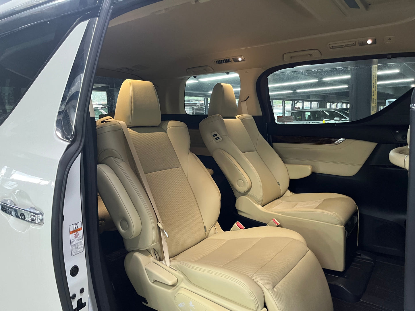ALPHARD (Y'2018 O'1 KM'56,000 WHITE AT)