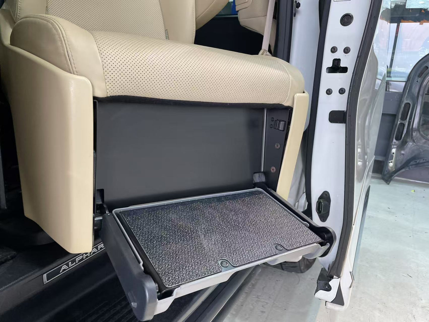 ALPHARD (Y'2018 O'1 KM'56,000 WHITE AT)