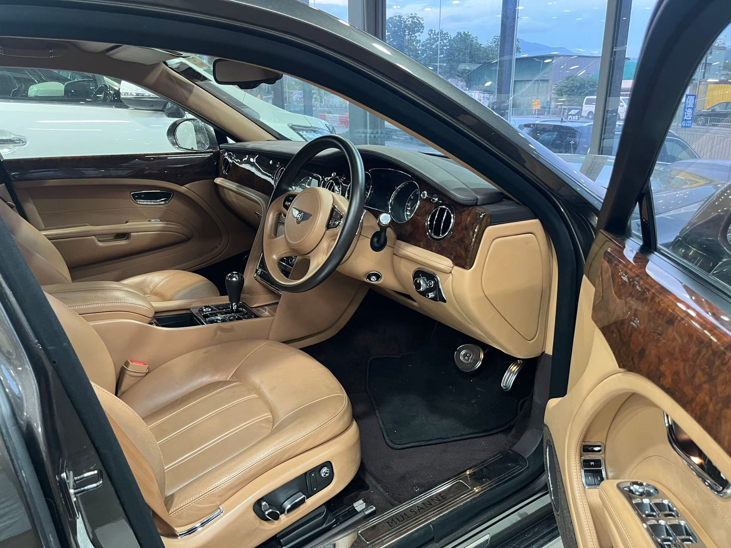 MULSANNE (Y'2012 O'1 KM'28,000 AT)