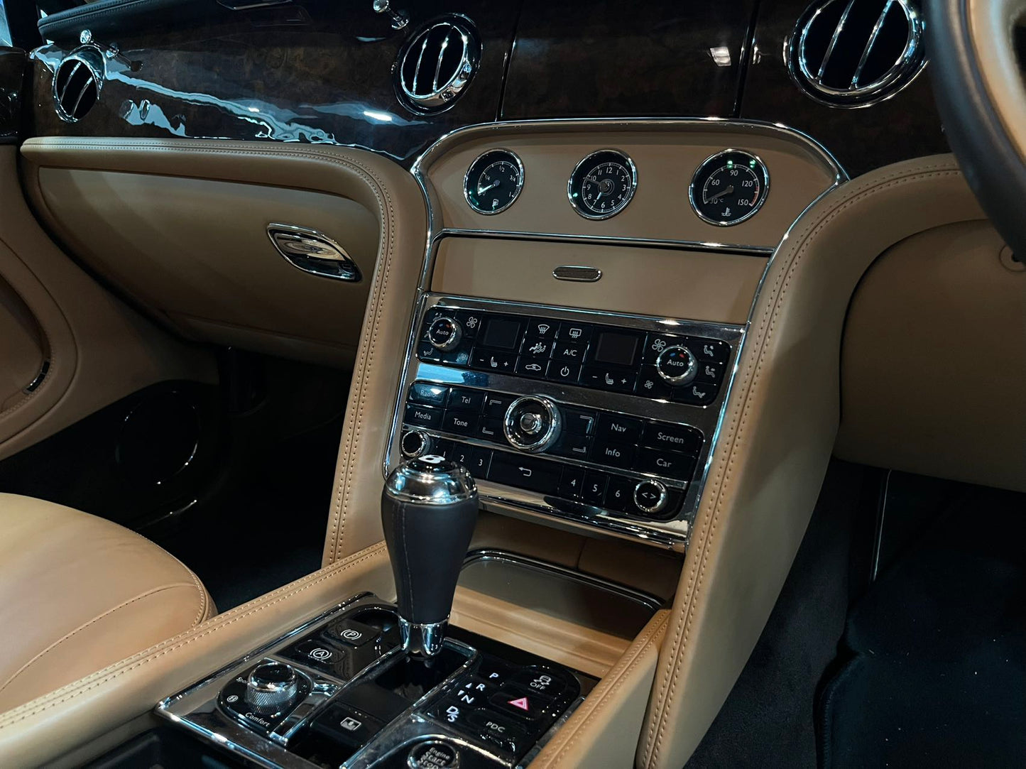 MULSANNE (Y'2012 O'1 KM'28,000 AT)
