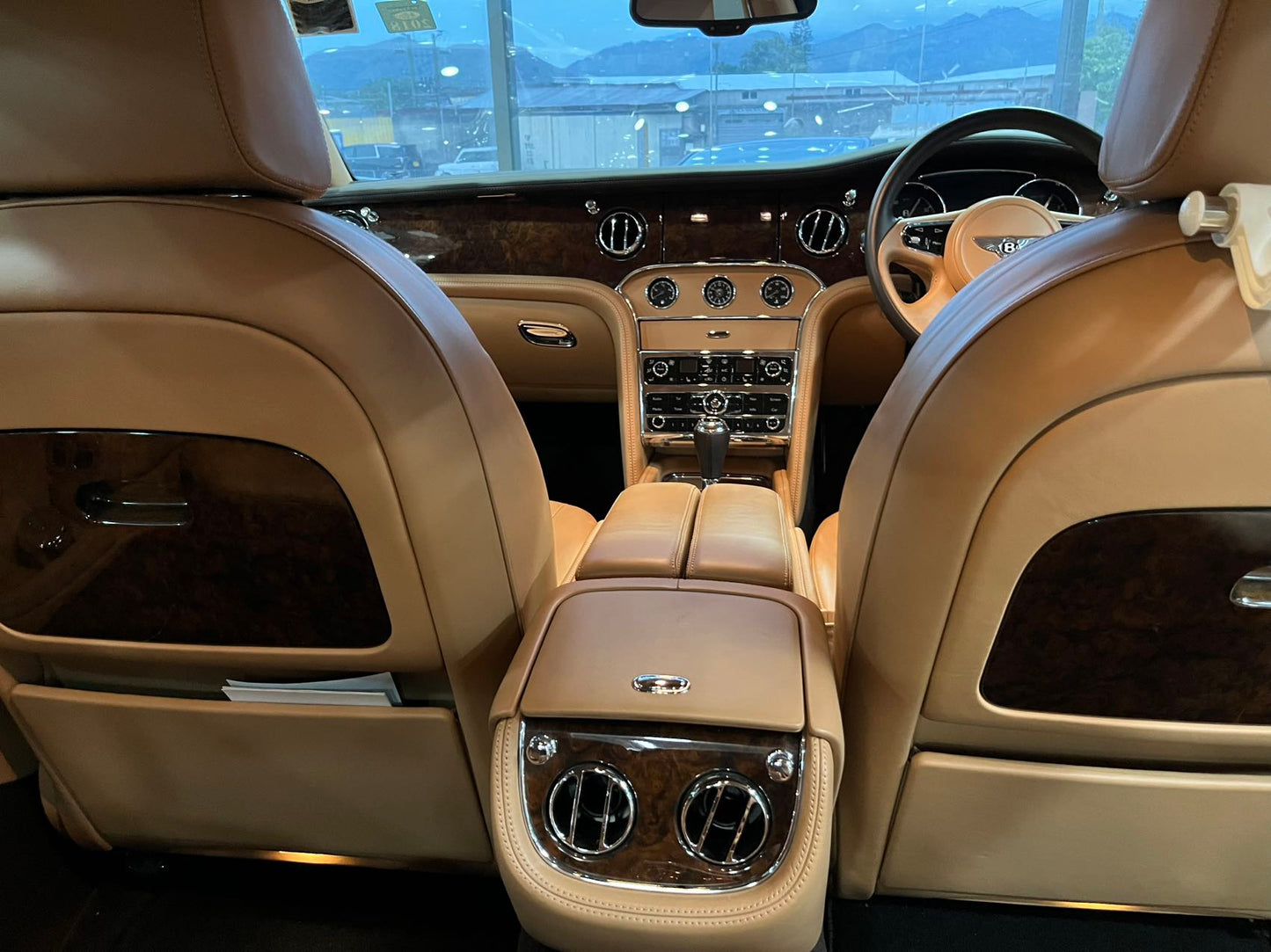 MULSANNE (Y'2012 O'1 KM'28,000 AT)