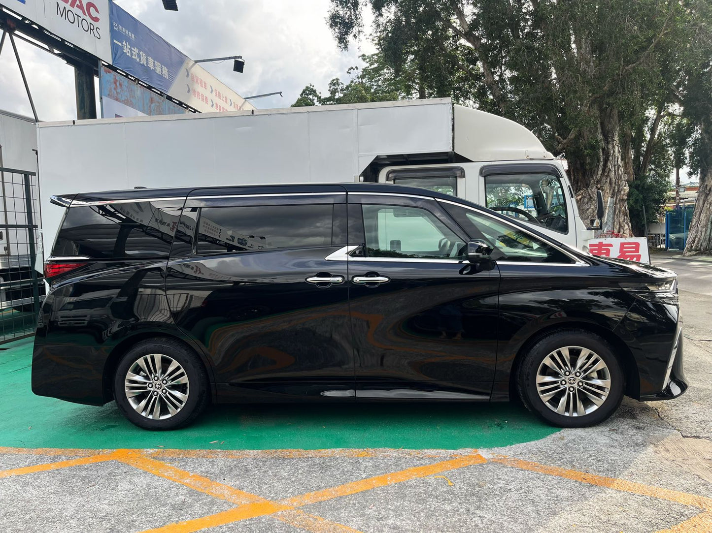 ALPHARD (Y'2024 O'0 KM'1,330 BLACK AT)