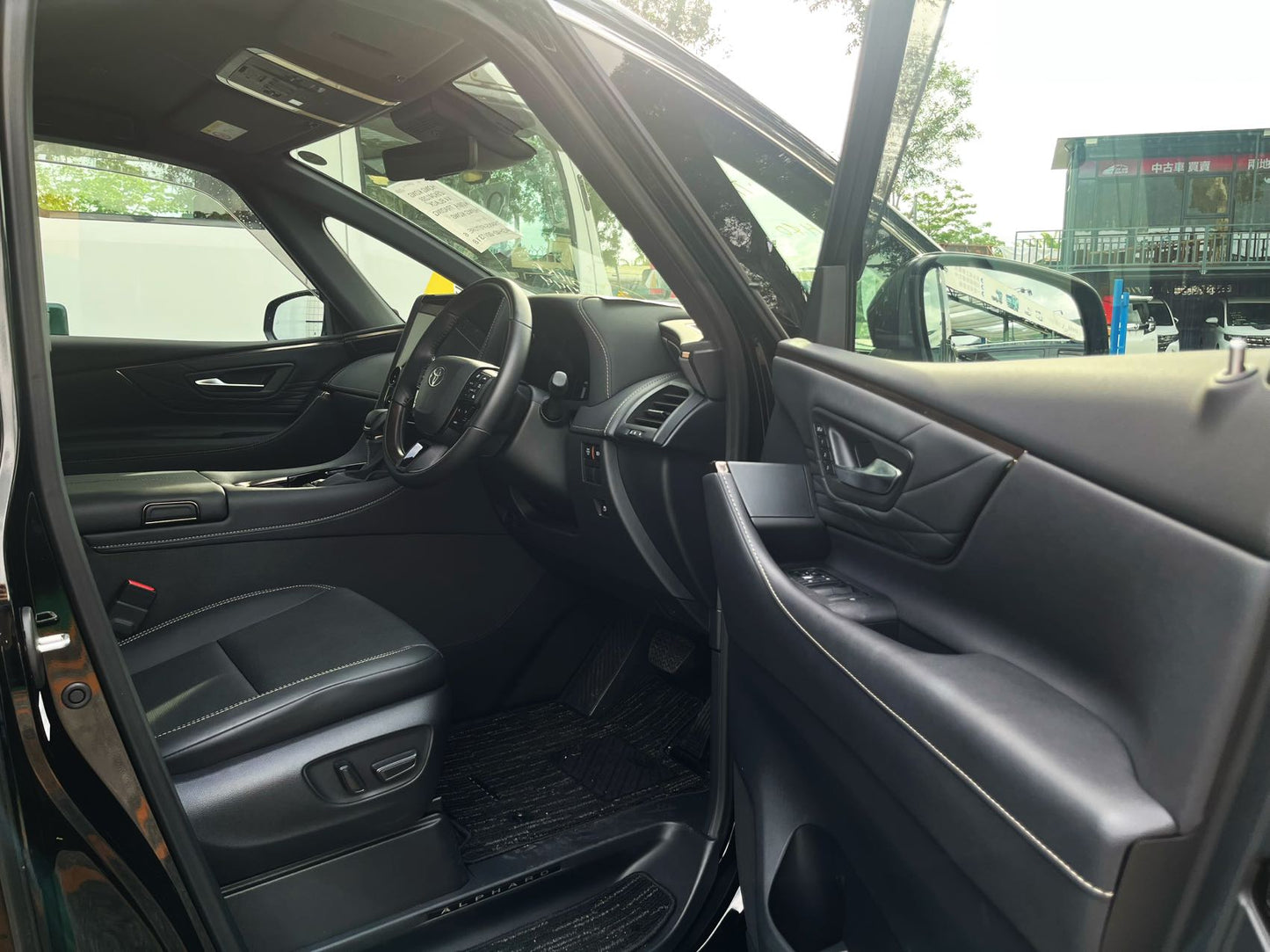 ALPHARD (Y'2024 O'0 KM'1,330 BLACK AT)