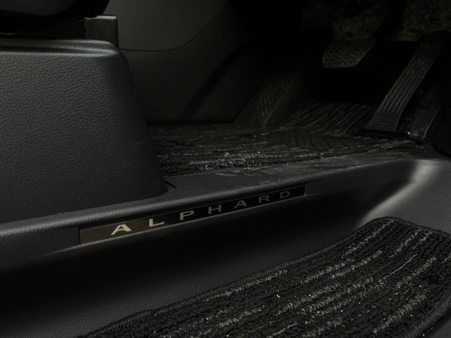 ALPHARD (Y'2024 O'0 KM'1,330 BLACK AT)