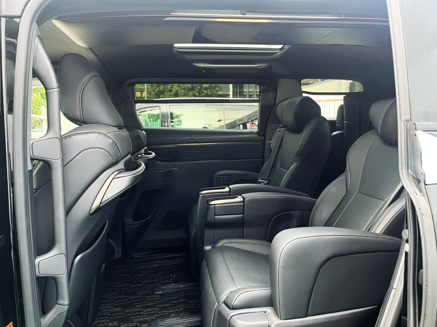 ALPHARD (Y'2024 O'0 KM'1,330 BLACK AT)