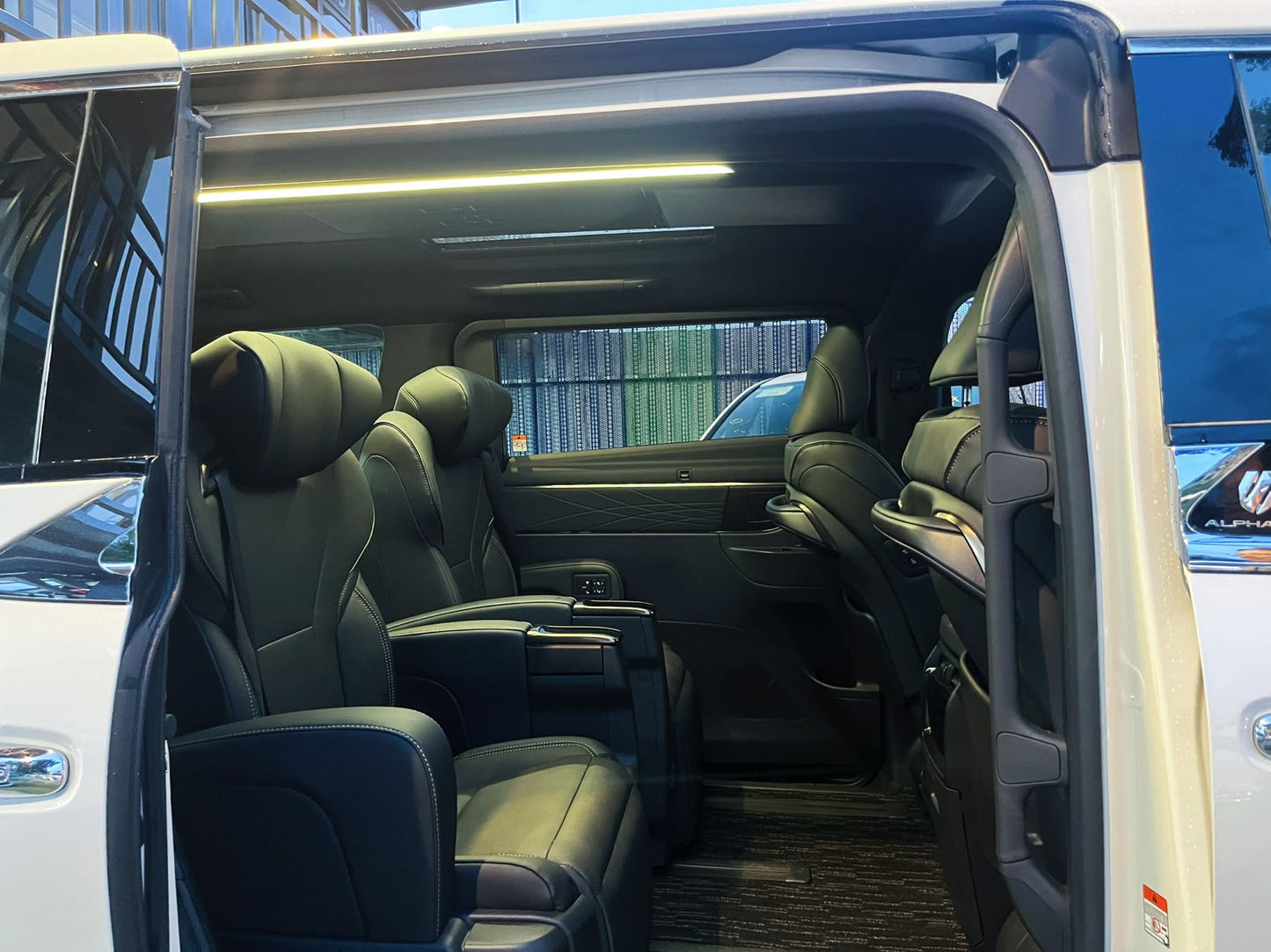 ALPHARD (Y'2024 O'0 KM'5,279 WHITE AT)