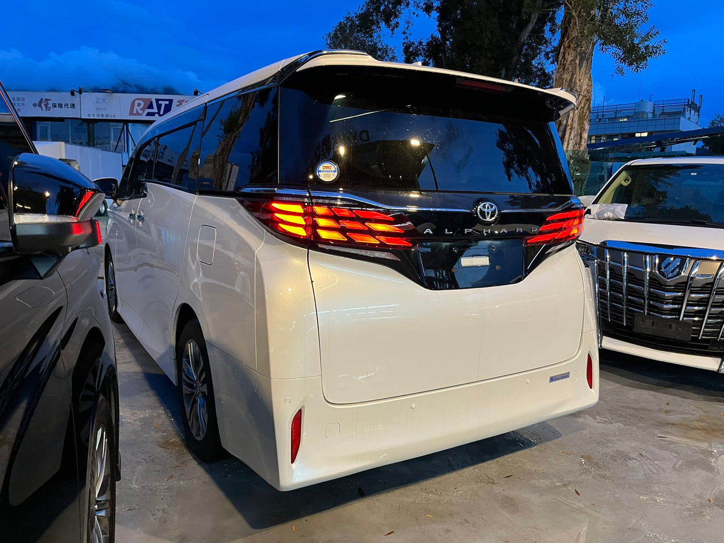 ALPHARD (Y'2024 O'0 KM'788 WHITE AT)