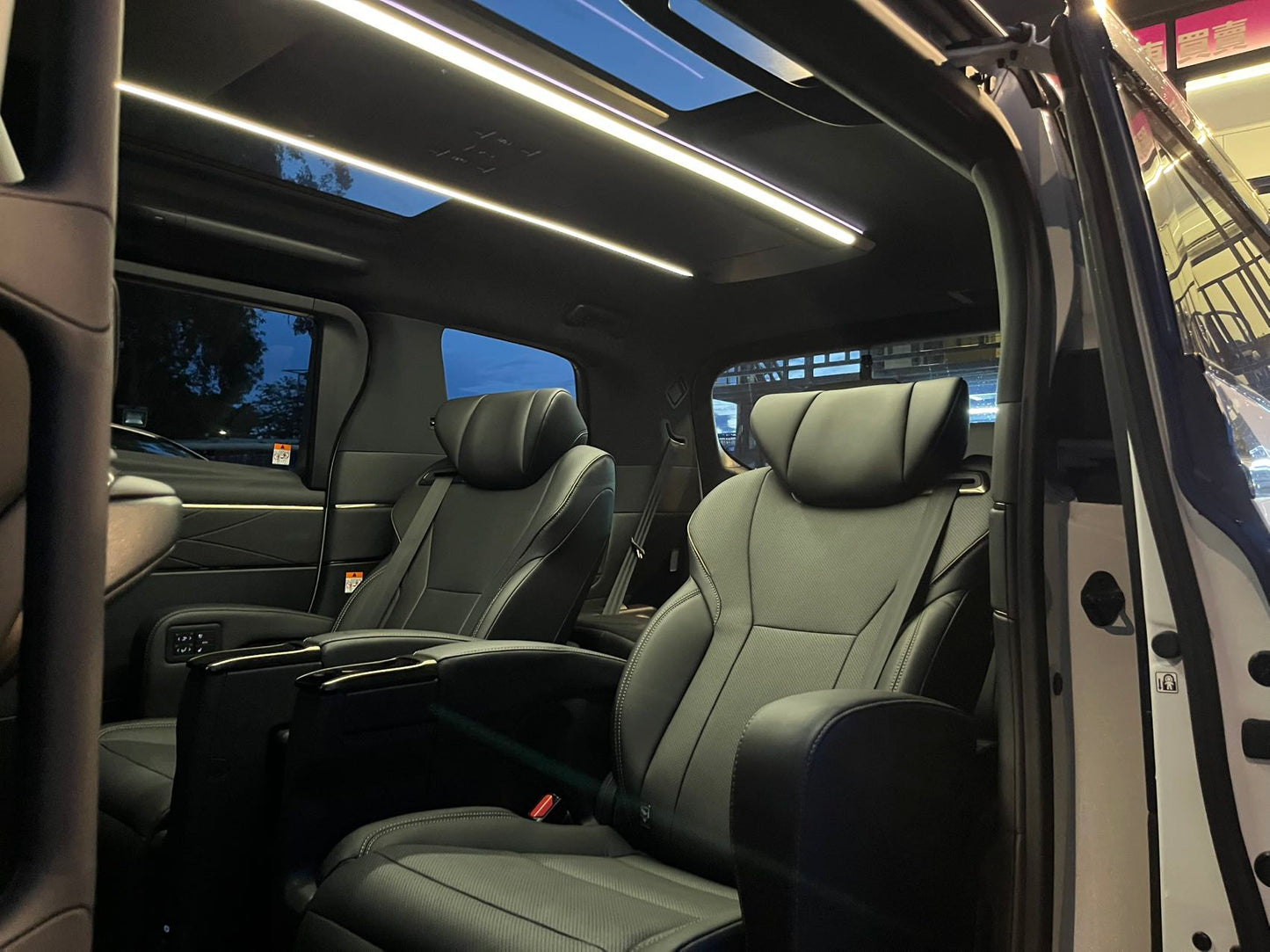 ALPHARD (Y'2024 O'0 KM'788 WHITE AT)