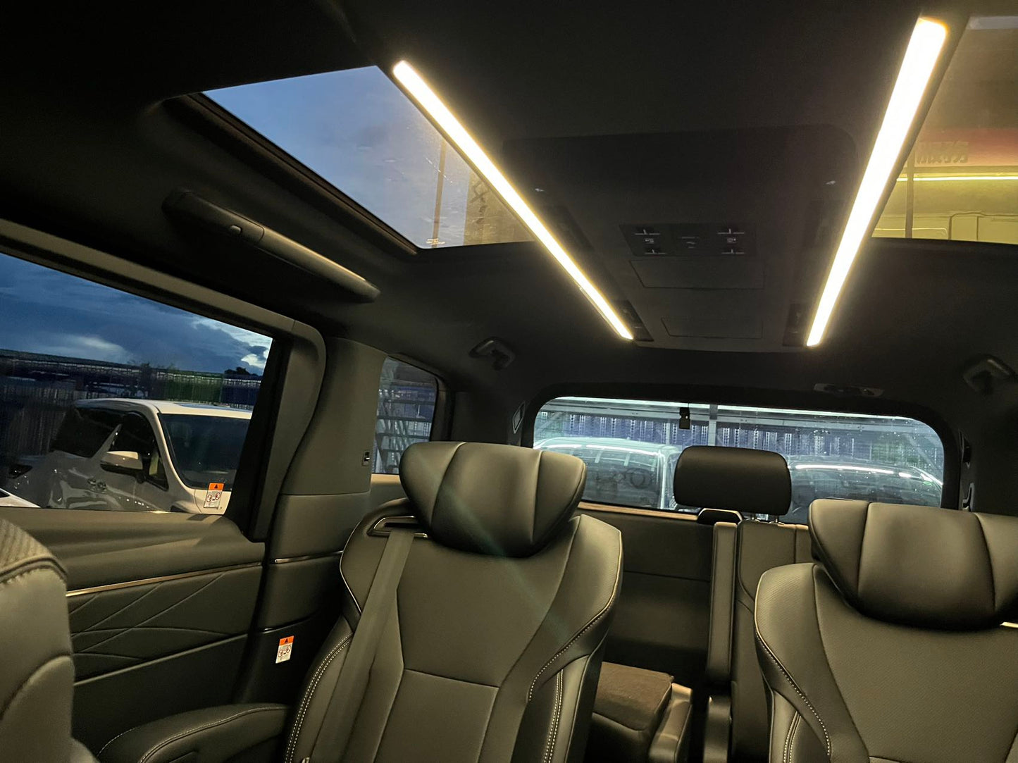 ALPHARD (Y'2024 O'0 KM'788 WHITE AT)