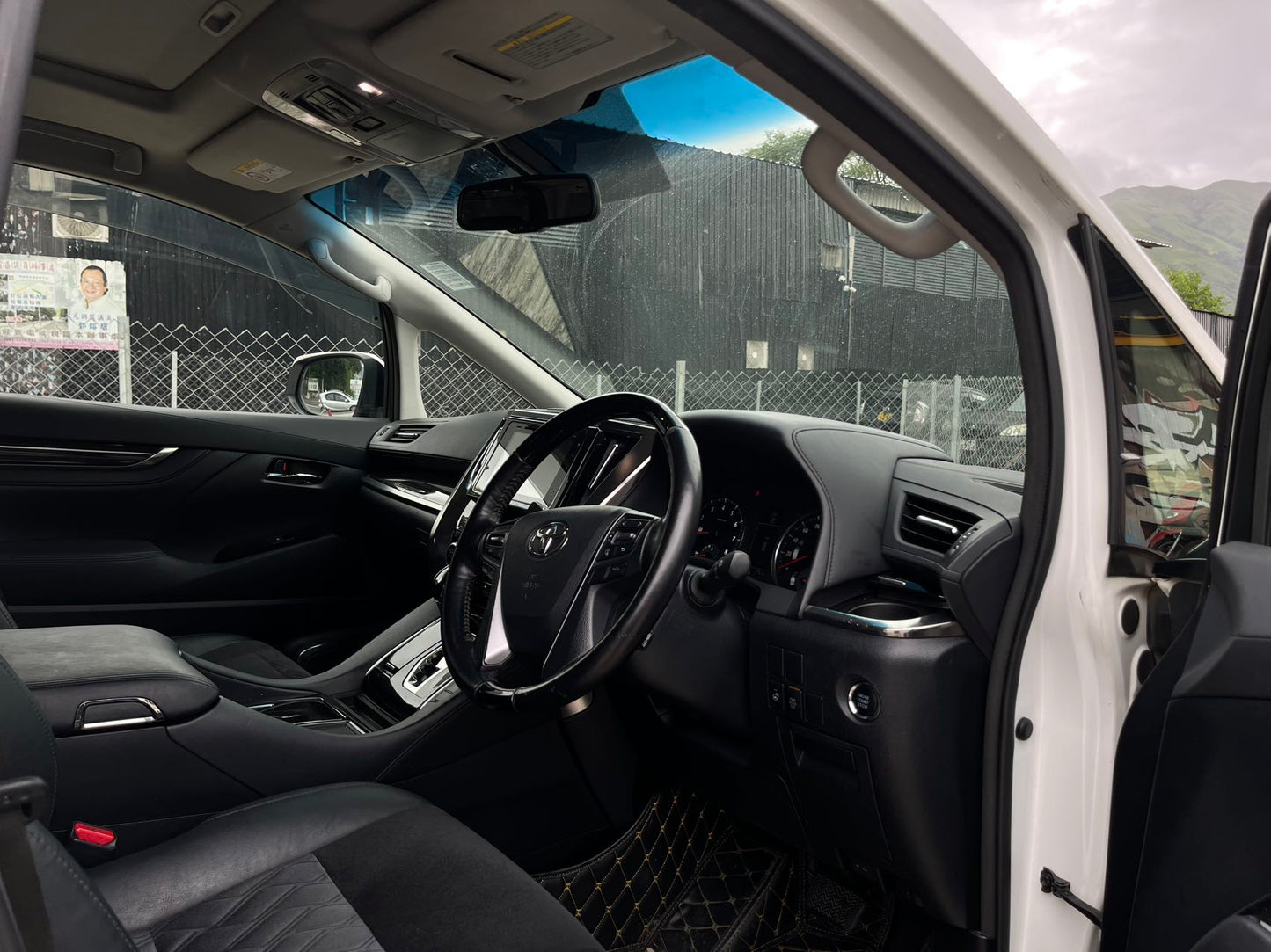 ALPHARD (Y'2017 O'1 KM'118,363 WHITE AT)