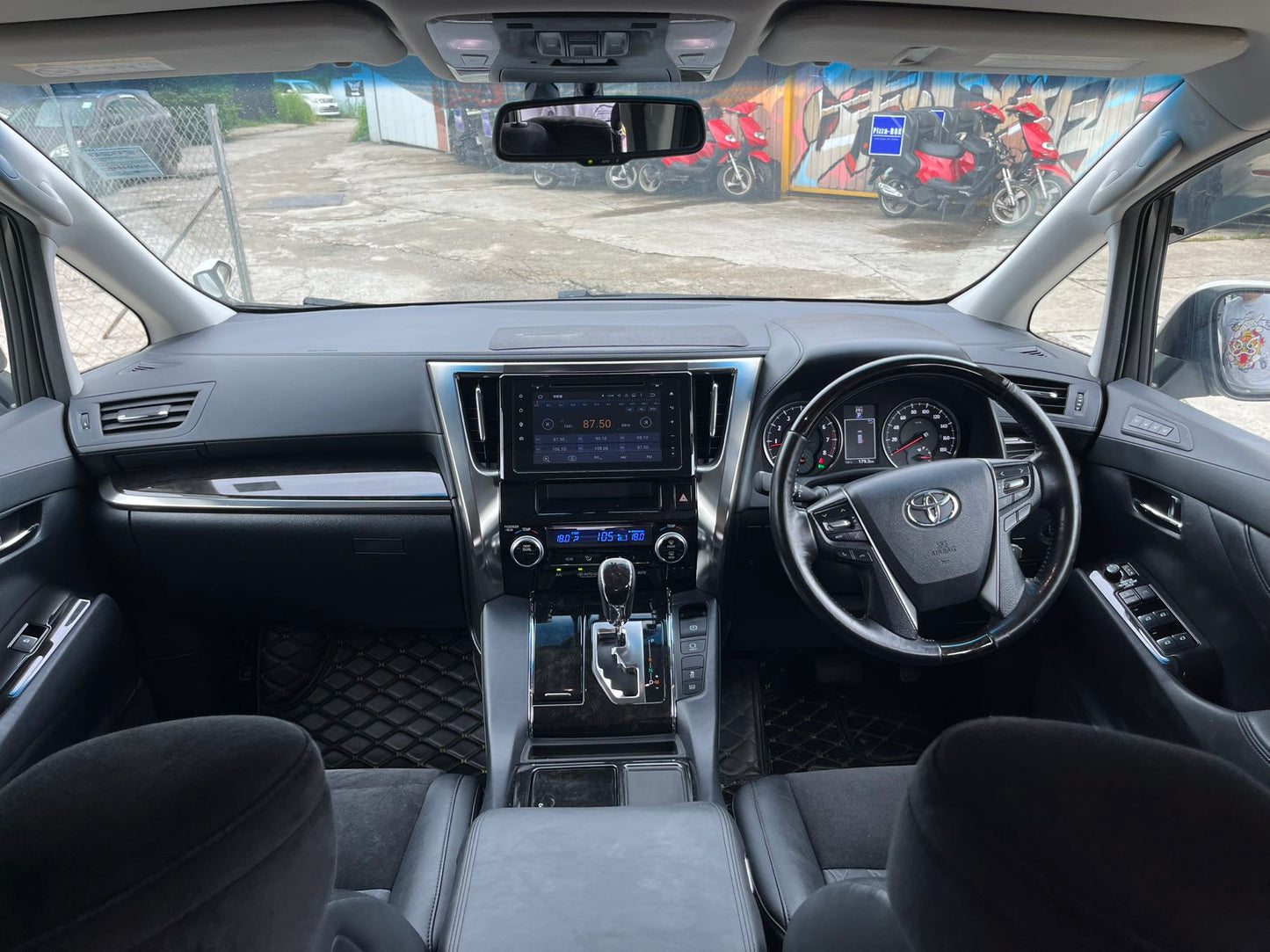 ALPHARD (Y'2017 O'1 KM'118,363 WHITE AT)