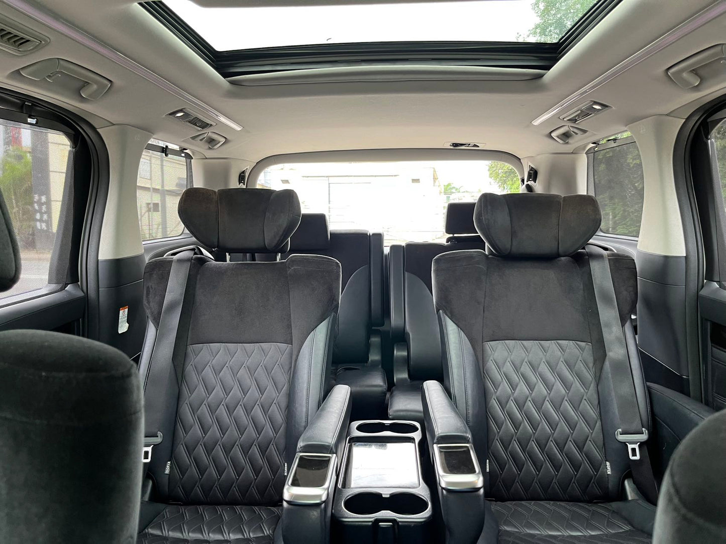 ALPHARD (Y'2017 O'1 KM'118,363 WHITE AT)