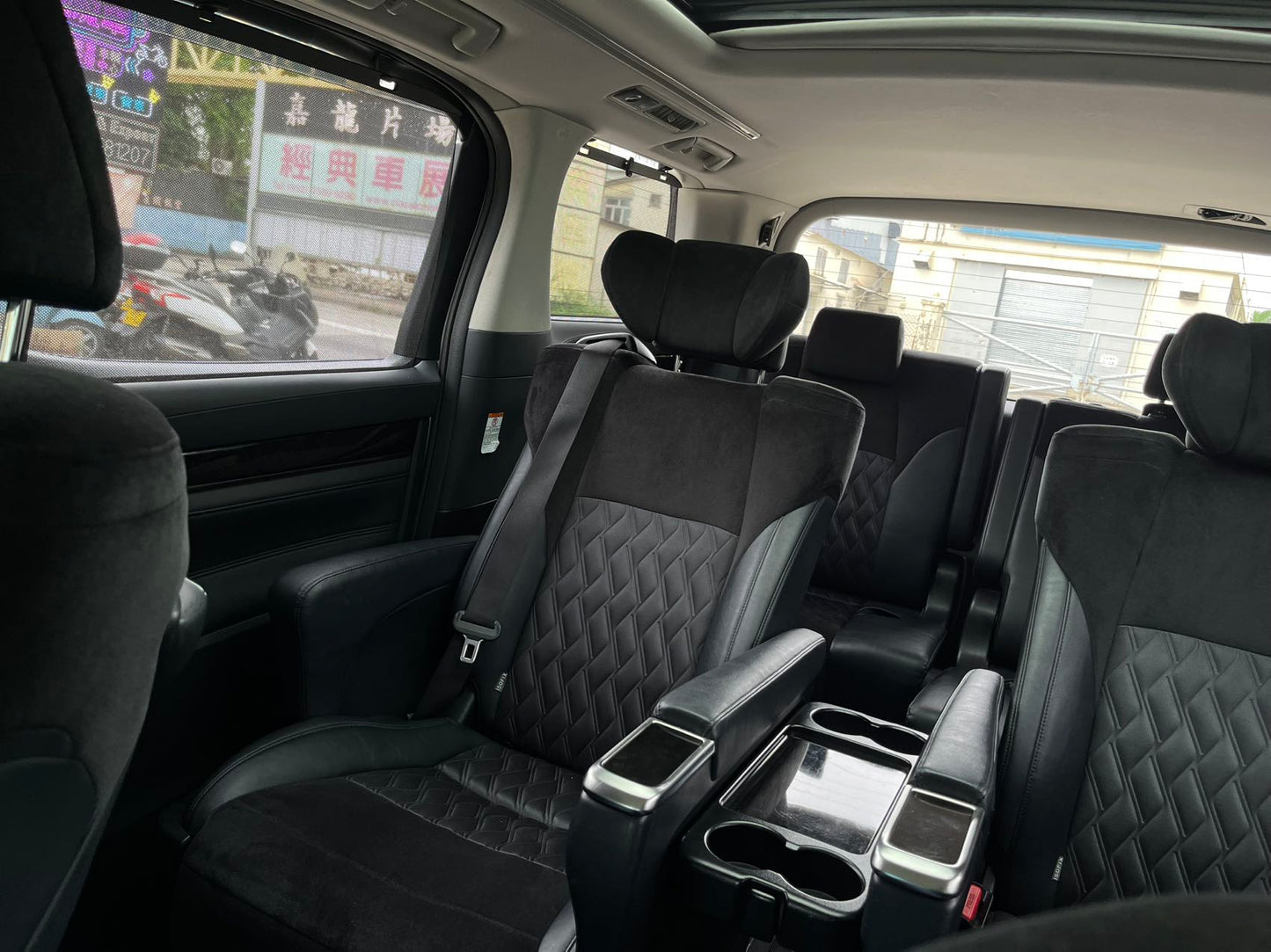 ALPHARD (Y'2017 O'1 KM'118,363 WHITE AT)