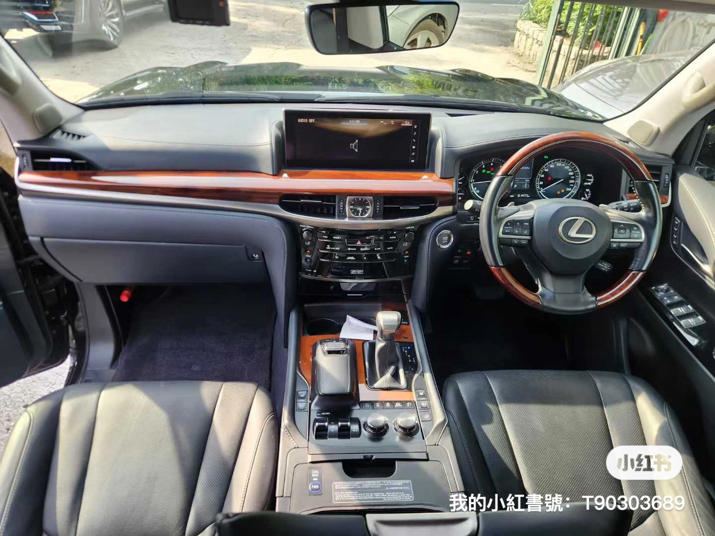 LX570 (Y'2016 O'0 KM'300 BLACK AT)