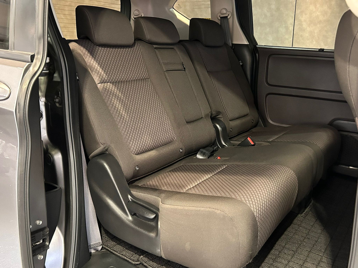 FREED HYBRID GB7 (Y'2020 O'0 KM'28,631 SILVER AT)