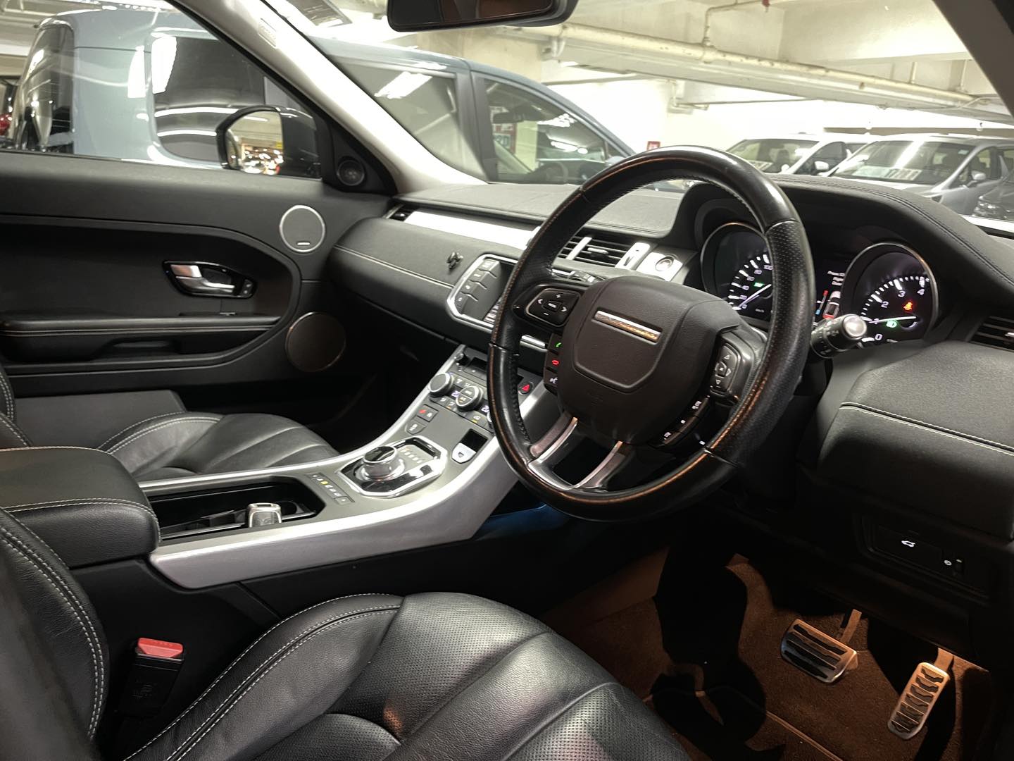 EVOQUE DYNAMIC (Y'2015 O'0 BLACK AT)