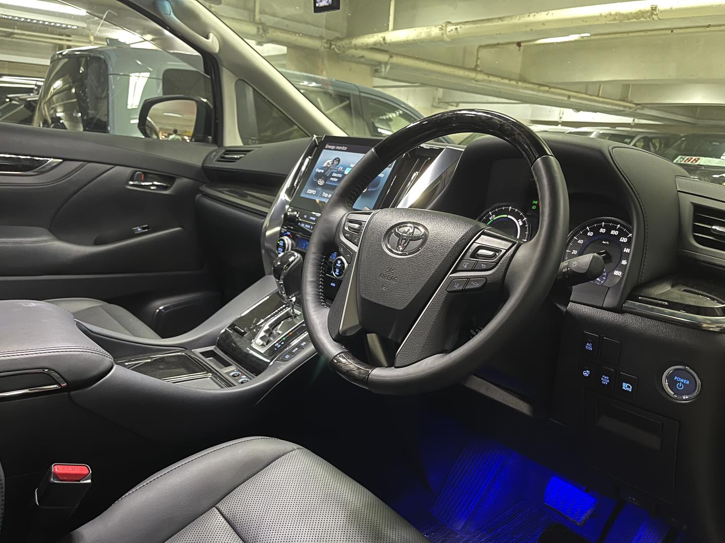 ALPHARD HYBRID SRC (Y'2021 BLACK AT)