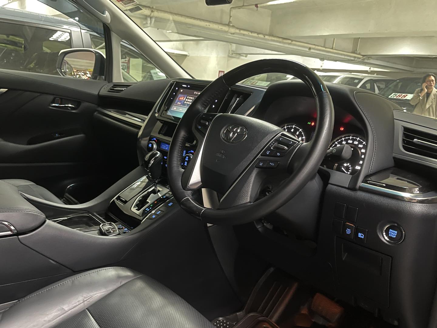 ALPHARD 3.5 (Y'2023 O'0 WHITE AT)