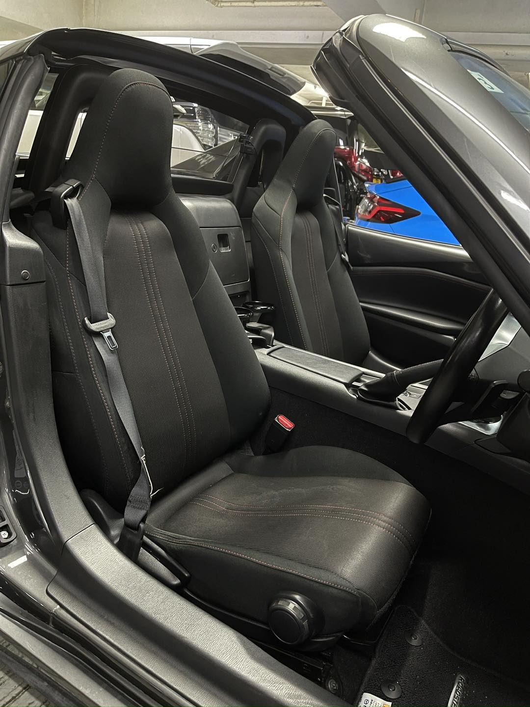 MX5 ROADSTER RF (Y'2017 GREY AT)