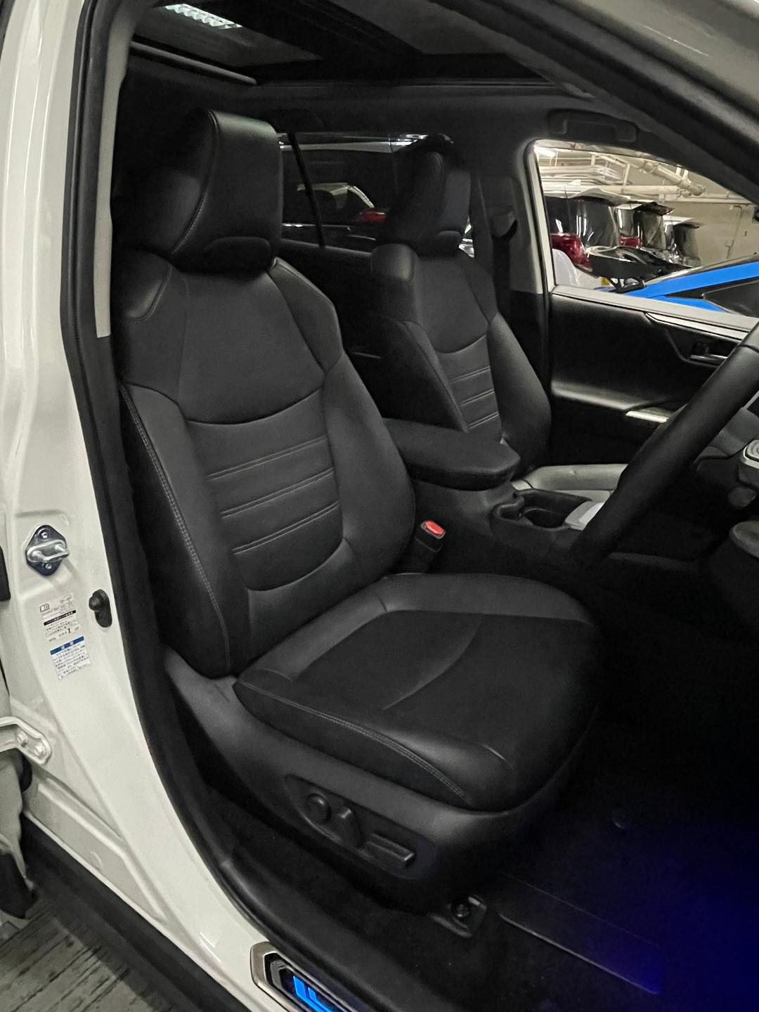 RAV4 HYBRID (Y'2020 WHITE AT)