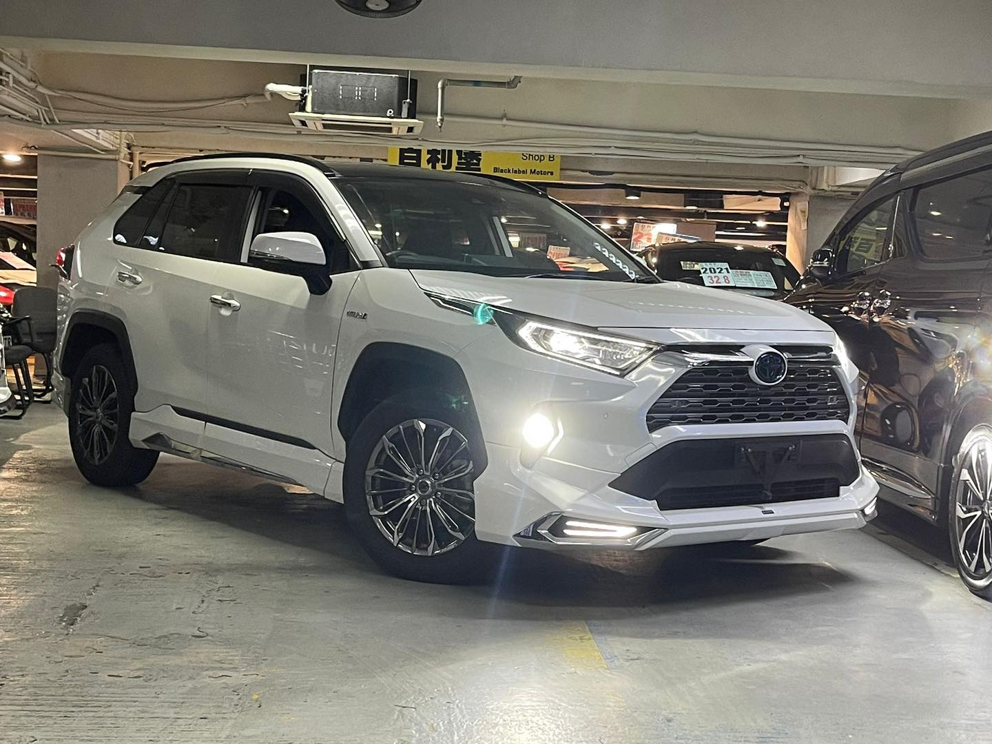 RAV4 HYBRID (Y'2020 WHITE AT)