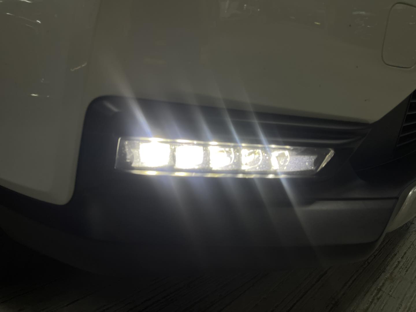FREED HYBRID CROSSTAR (Y'2020 WHITE AT)