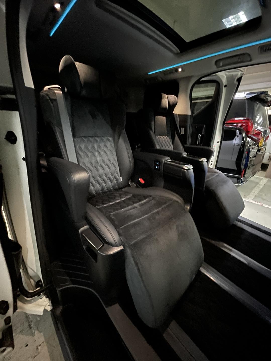ALPHARD 2.5 SC (Y'2015 WHITE AT)